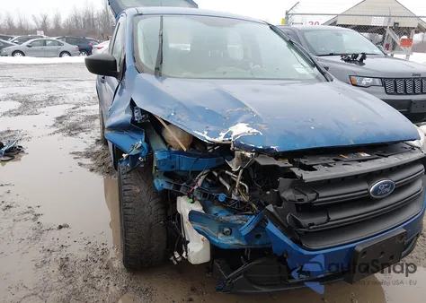 2017 Ford Escape S z USA, uszkodzony, nr VIN 1FMCU0F70HUD99725